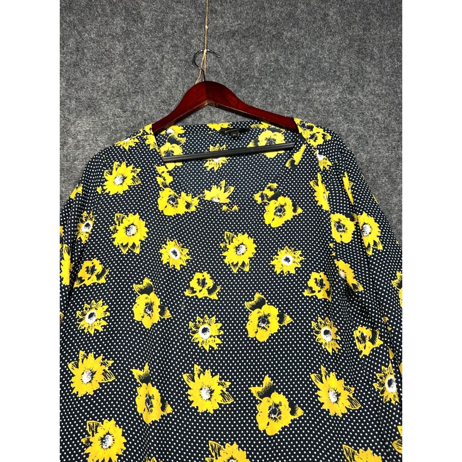 Banana Republic Banana Republic Blouse Shirt Womens XL Pullover Floral Hi Low Chiffon Blue Beach Casual Business Party/ Cocktail Travel Mens? Womens Size XL / US 12-14 / IT 48-50 - 5 Thumbnail