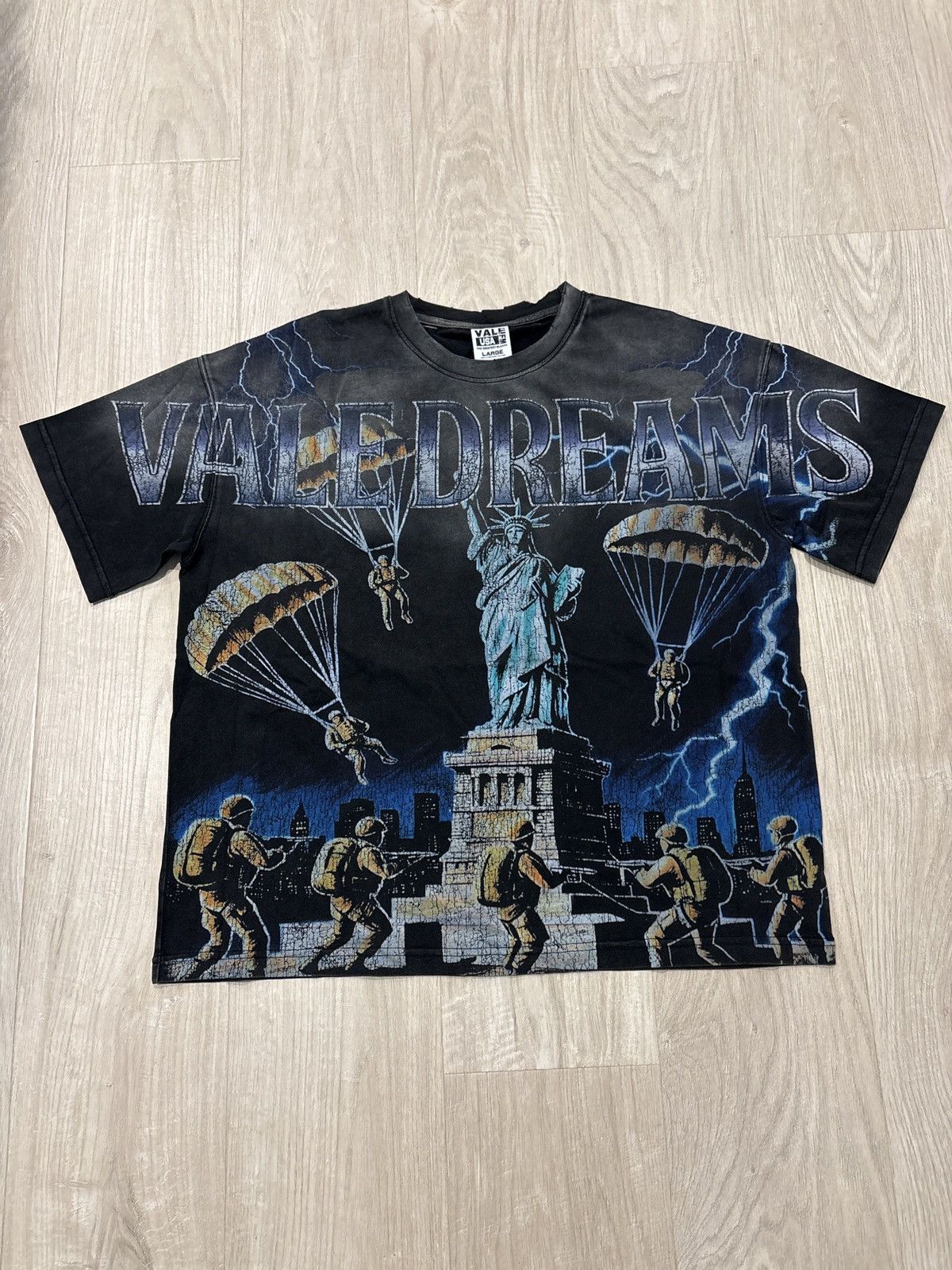 Vale “NYC INVASION” Tee Size M🗽