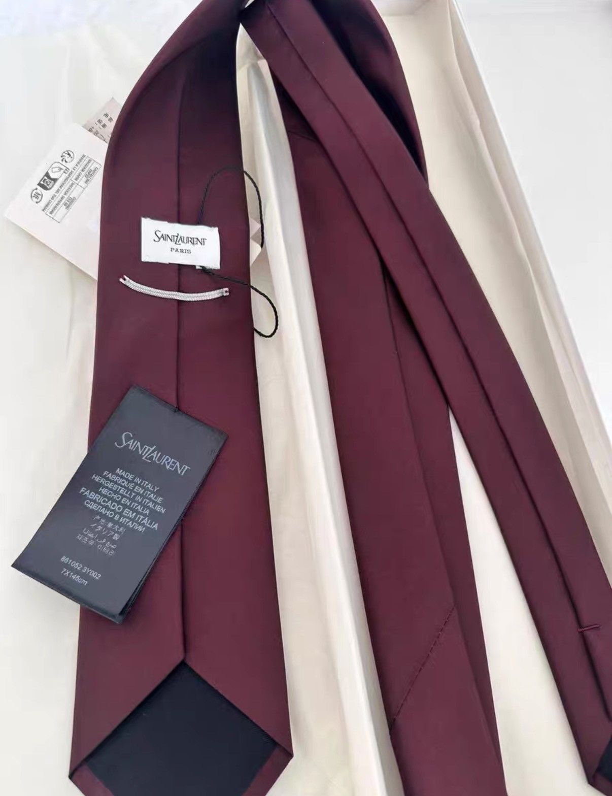 Yves Saint Laurent YSL 100% silk tie, burgundy, brand new J38 Size ONE SIZE - 2 Thumbnail