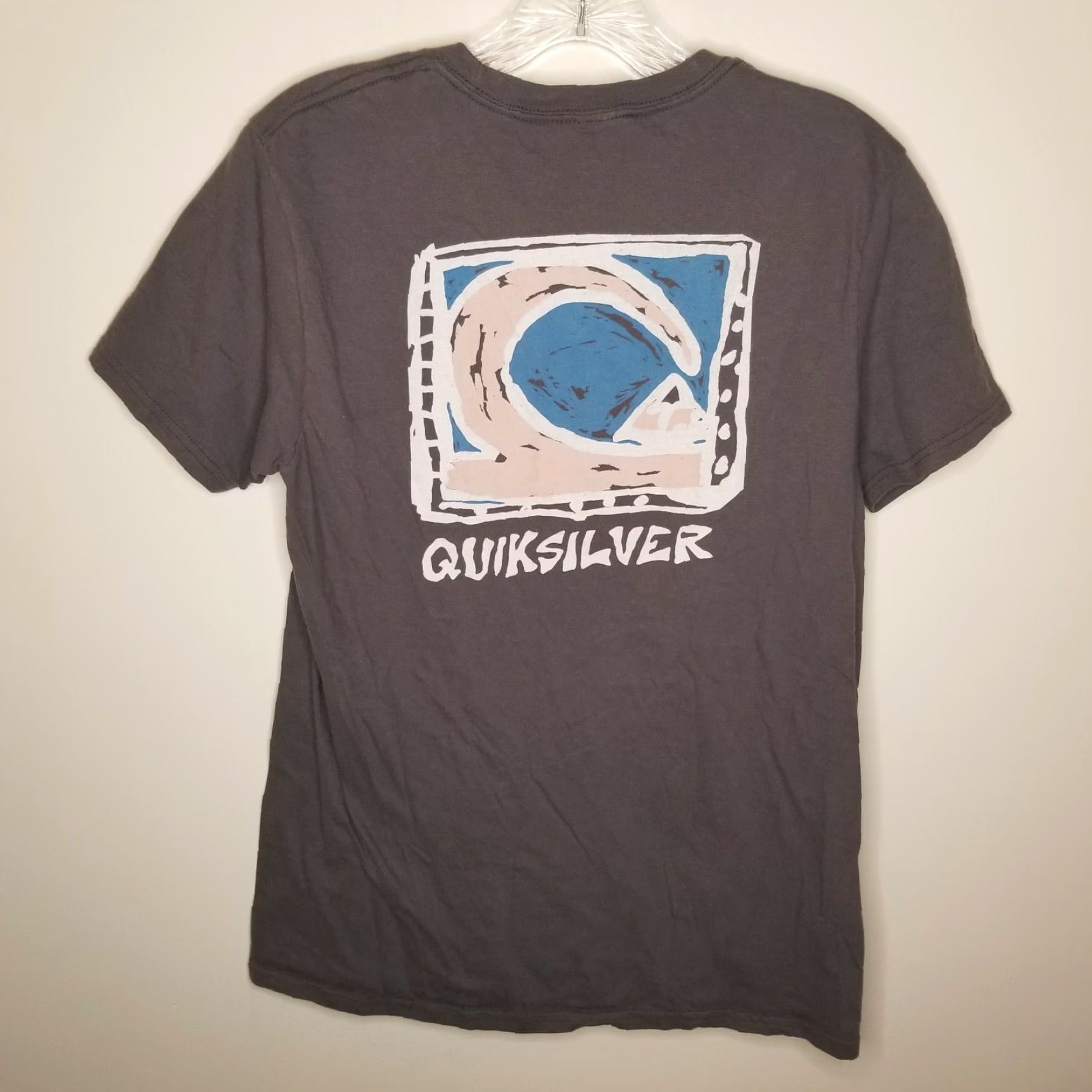 Quiksilver VINTAGE? No. Quiksilver T-Shirt Gray Short Sleeve Size S Women’s Shirt Adult Small Gray Quiksilver Women’s Short Sleeve Tee, Size S Size S / US 4 / IT 40 - 4 Thumbnail