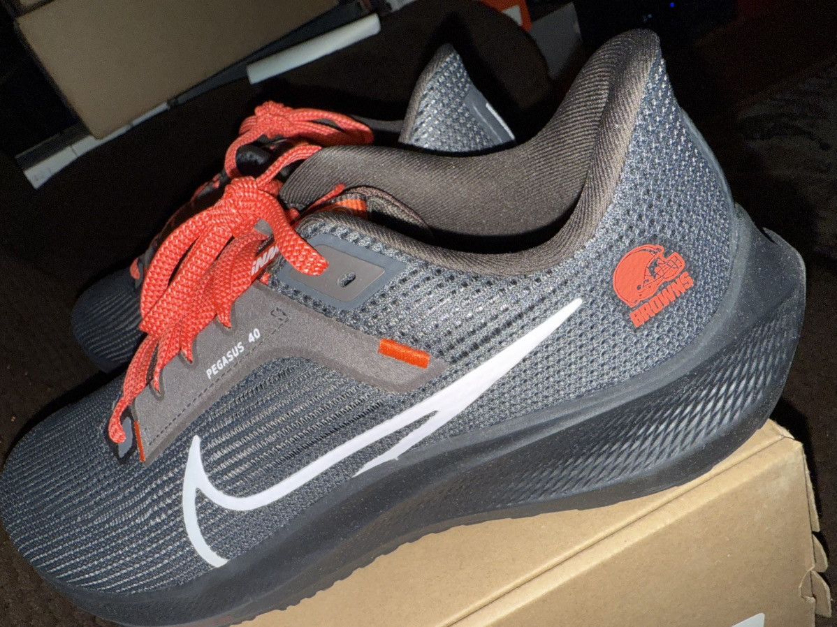 Nike Nike Air Zoom Pegasus 40 NFL “Cleveland Browns” New in Box! Size US 10 / EU 43 - 1 Thumbnail