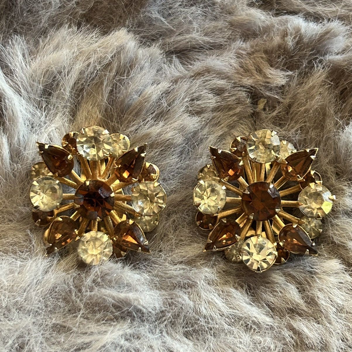 Vintage Vintage 60’s brown and clear glass stone clip on earrings Size ONE SIZE - 1 Thumbnail