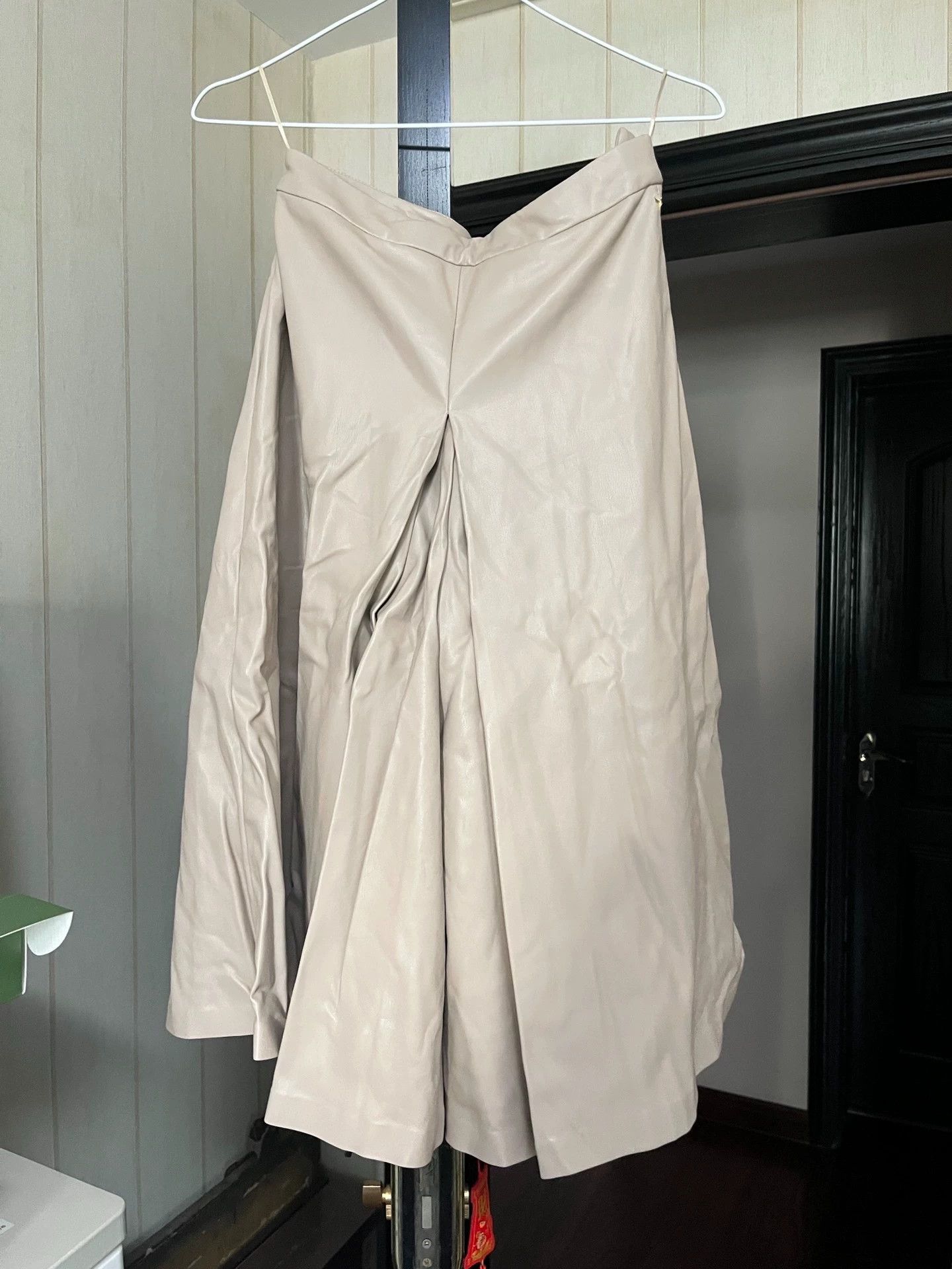 Maison Margiela Maison Margiela Pink Culottes 36 New (Minor Waist Peeling) Size 25" / US 0 / IT 36 - 1 Thumbnail