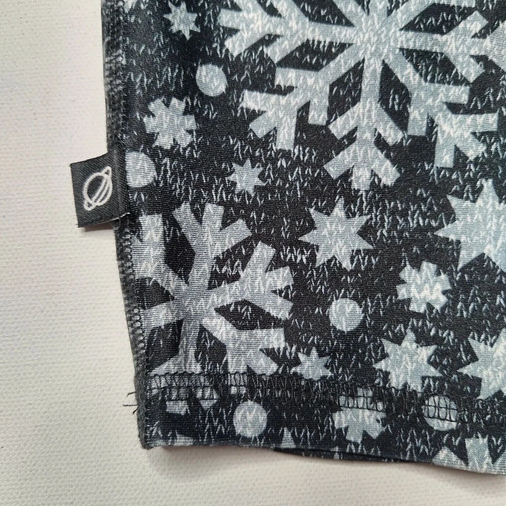 Terez TEREZ Snowflake Print Made In USA Tall Band Stretch Leggings Women Medium EUC Size 32" / US 10 / IT 46 - 5 Thumbnail
