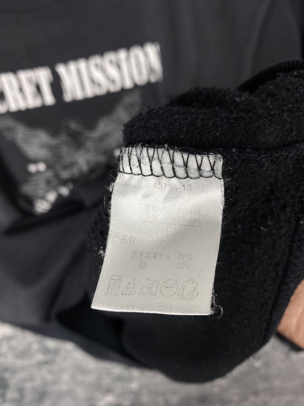 Designer Vintage Old Mills Secret Mission Crewneck Faded Sweatshirts Size US L / EU 52-54 / 3 - 8 Thumbnail