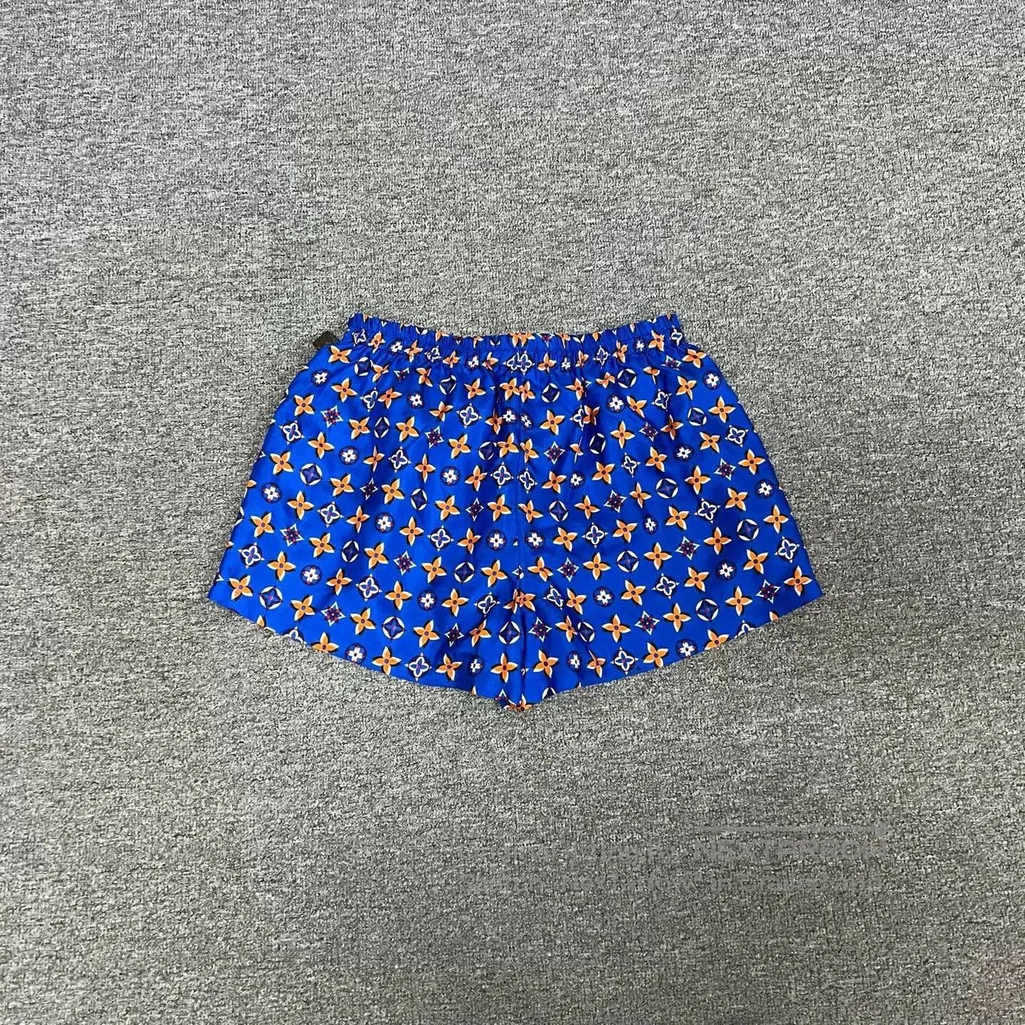Louis Vuitton Louis Vuitton Monogram Silk Casual Shorts. Size 35" - 2 Thumbnail