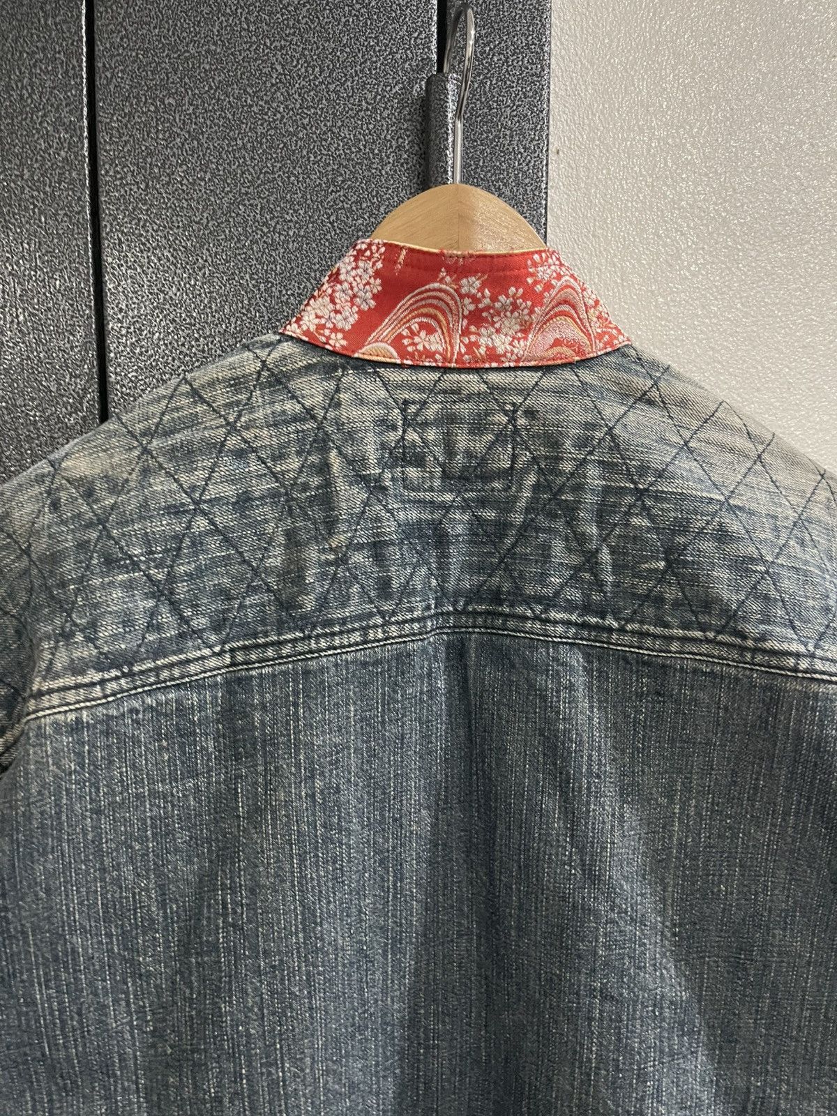 Vintage Vintage Unbrand Distressed Denim Jacket Size US L / EU 52-54 / 3 - 14 Thumbnail
