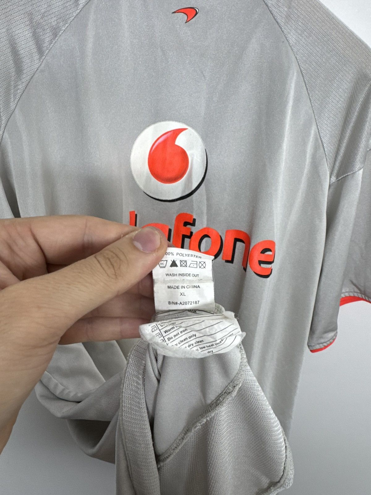 Mercedes-Benz Mercedes McLaren Vodafon racing vintage t-shirts Size US XL / EU 56 / 4 - 13 Thumbnail