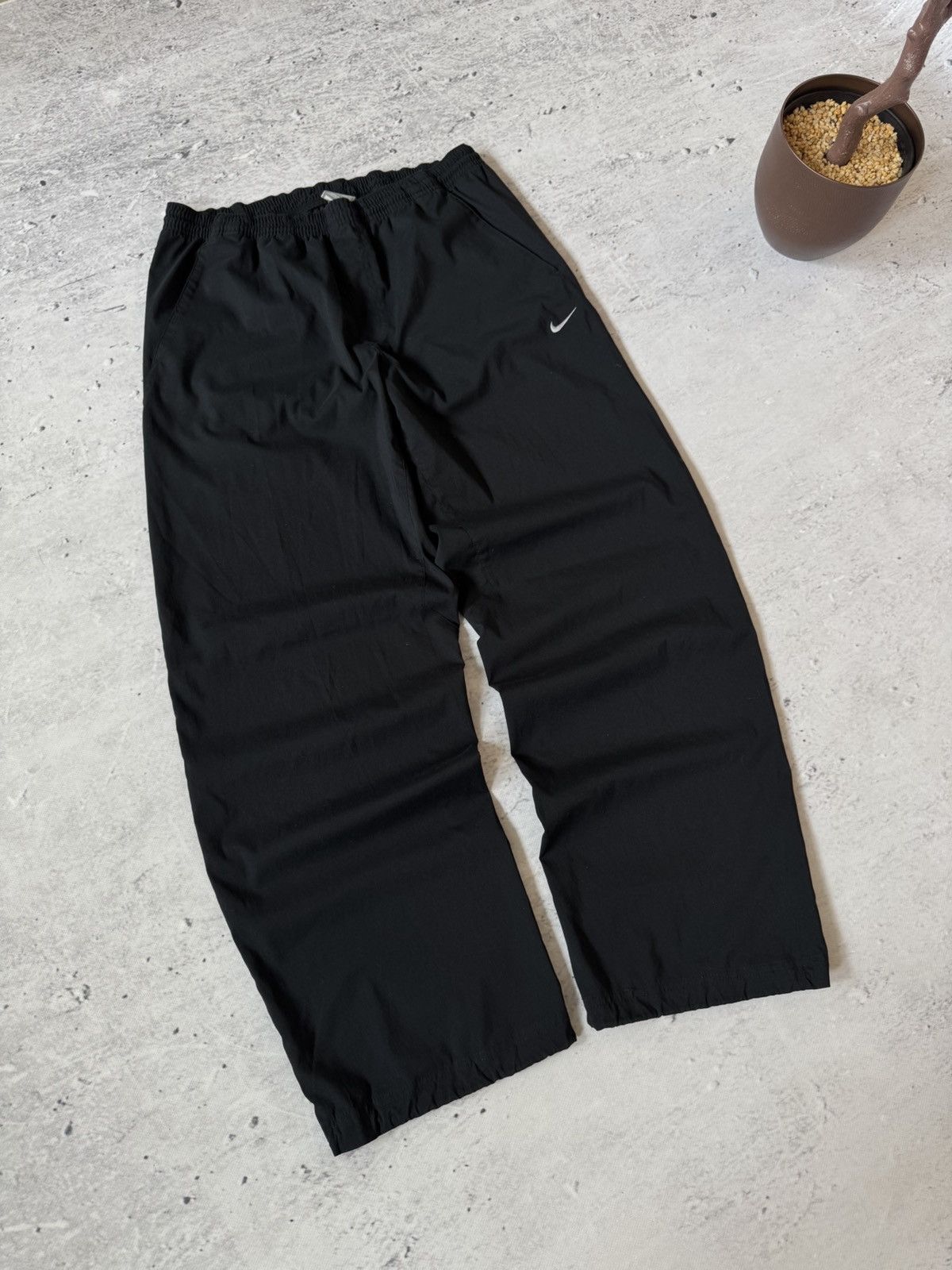 Nike × Vintage NIKE NYLON VINTAGE Y2K OVERSIZE BAGGY FIT PANTS SWEATPANTS Size US 32 / EU 48 - 1 Thumbnail