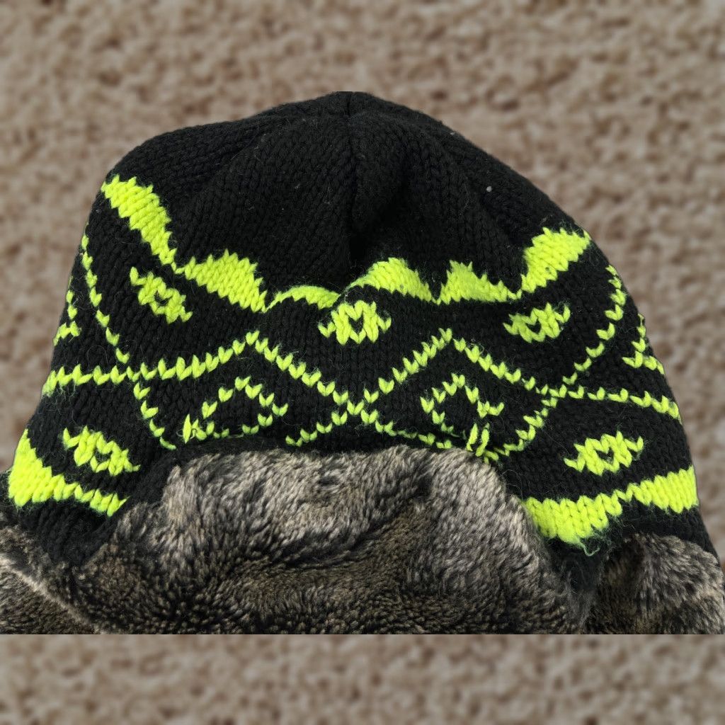 Vintage VINTAGE Hat Cap Trapper Adult One Size Black Green Faux Fur Flaps Lined Hunting Camping Geometric Knit Men Size ONE SIZE - 1 Thumbnail
