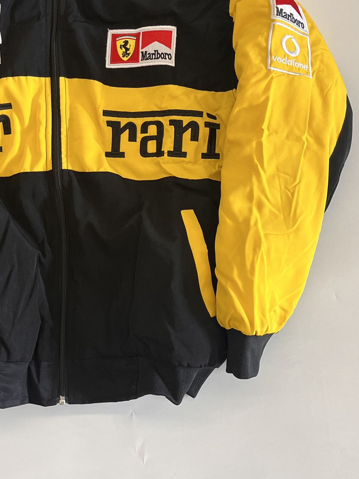 Ferrari Black/Yellow Ferrari Formula 1 Jacket Vintage Style Size US XL / EU 56 / 4 - 4 Thumbnail