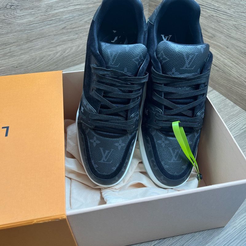 Louis Vuitton Louis Vuitton Trainer Stylish Low-Top Sneakers -2508 Size US 11 / EU 44 - 2 Thumbnail