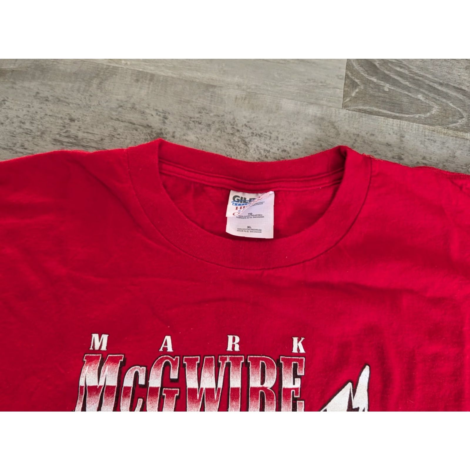 Gildan VINTAGE 1998 Mark McGwire 61 Home Runs Smashing The Record Tee Shirt Red XL Gildan Heavy Cotton Baseball MLB Cardinals Shirt Mens Size US XL / EU 56 / 4 - 4 Thumbnail