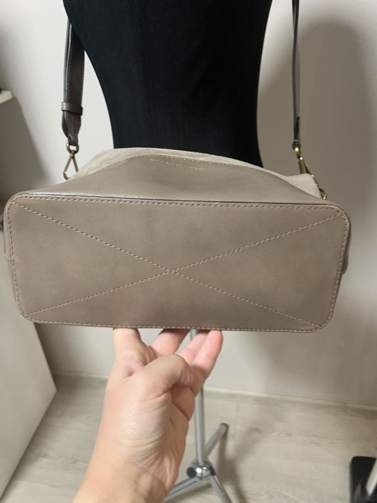 Polo Ralph Lauren Polo Ralph Lauren Tote Handbag Beige in Taupe Suede Size ONE SIZE - 4 Thumbnail