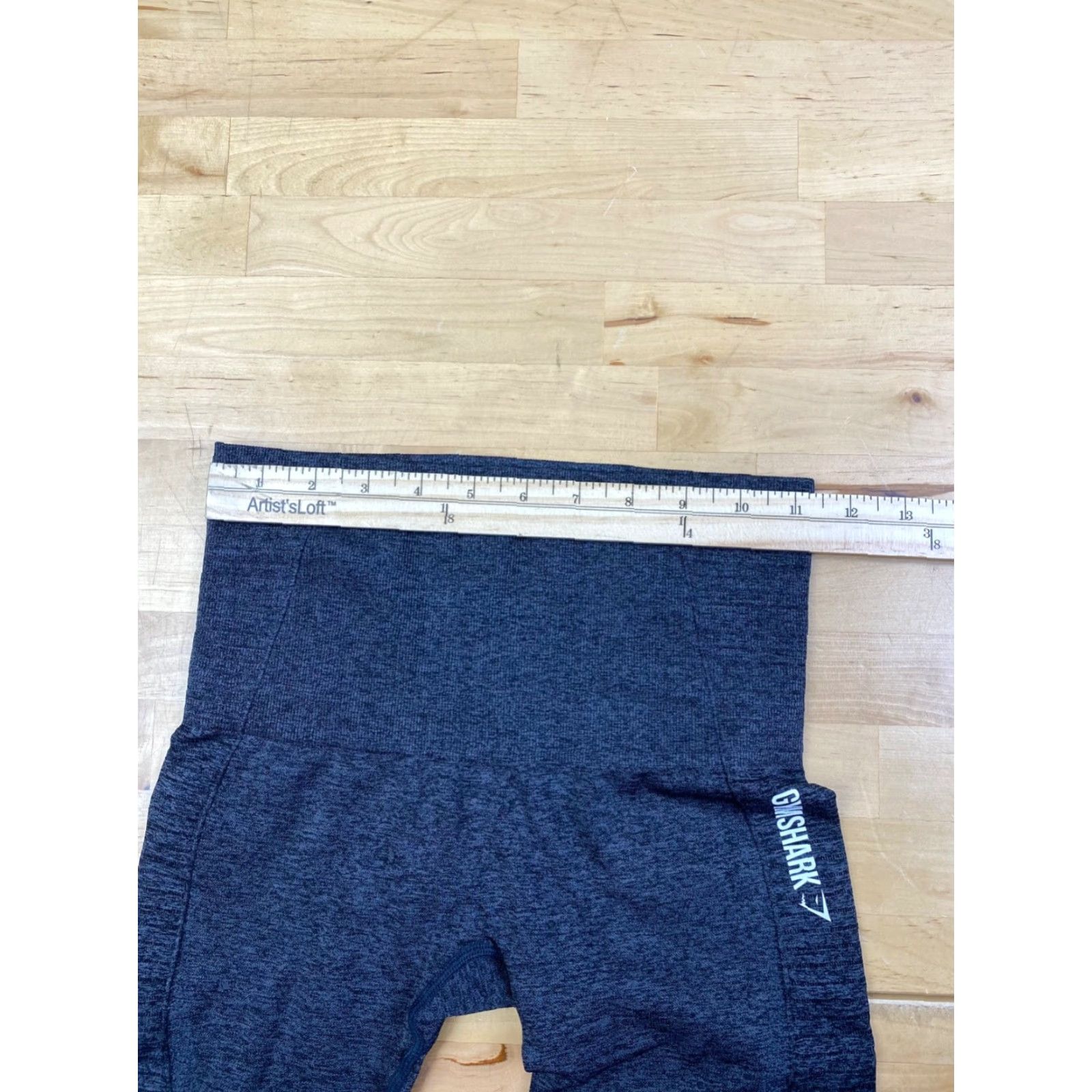 Gymshark GYMSHARK Leggings Cropped Athletic Women S Gray Moisture Wicking Perforated Dry Small12362 Size 28" / US 6 / IT 42 - 4 Thumbnail
