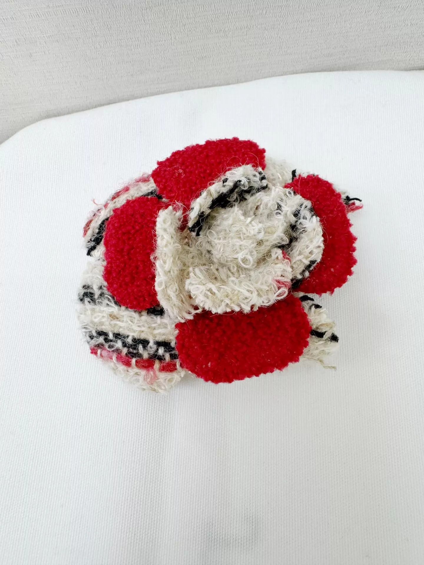 Chanel Chanel Vintage Camellia Brooch (Auth, Worn a few times) Size ONE SIZE - 2 Thumbnail