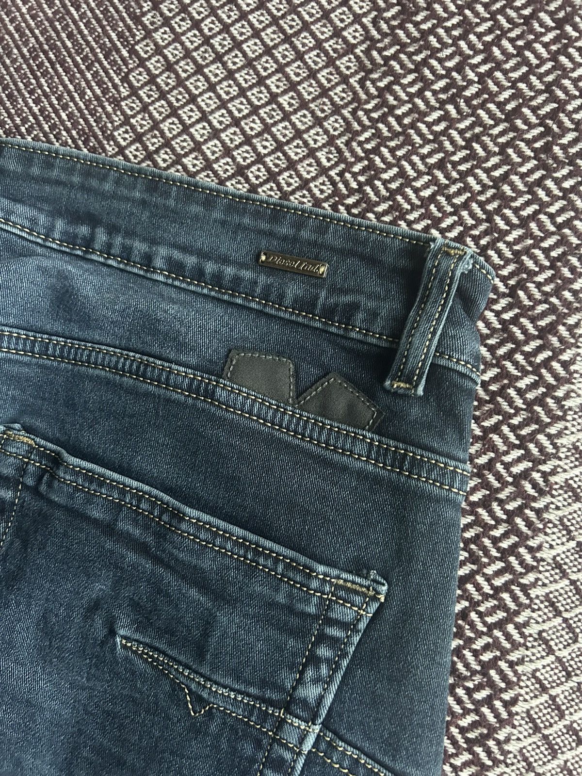 Diesel Vintage Diesel Thavar Export Surplus Denim Jeans Size 36 Size US 36 / EU 52 - 6 Thumbnail