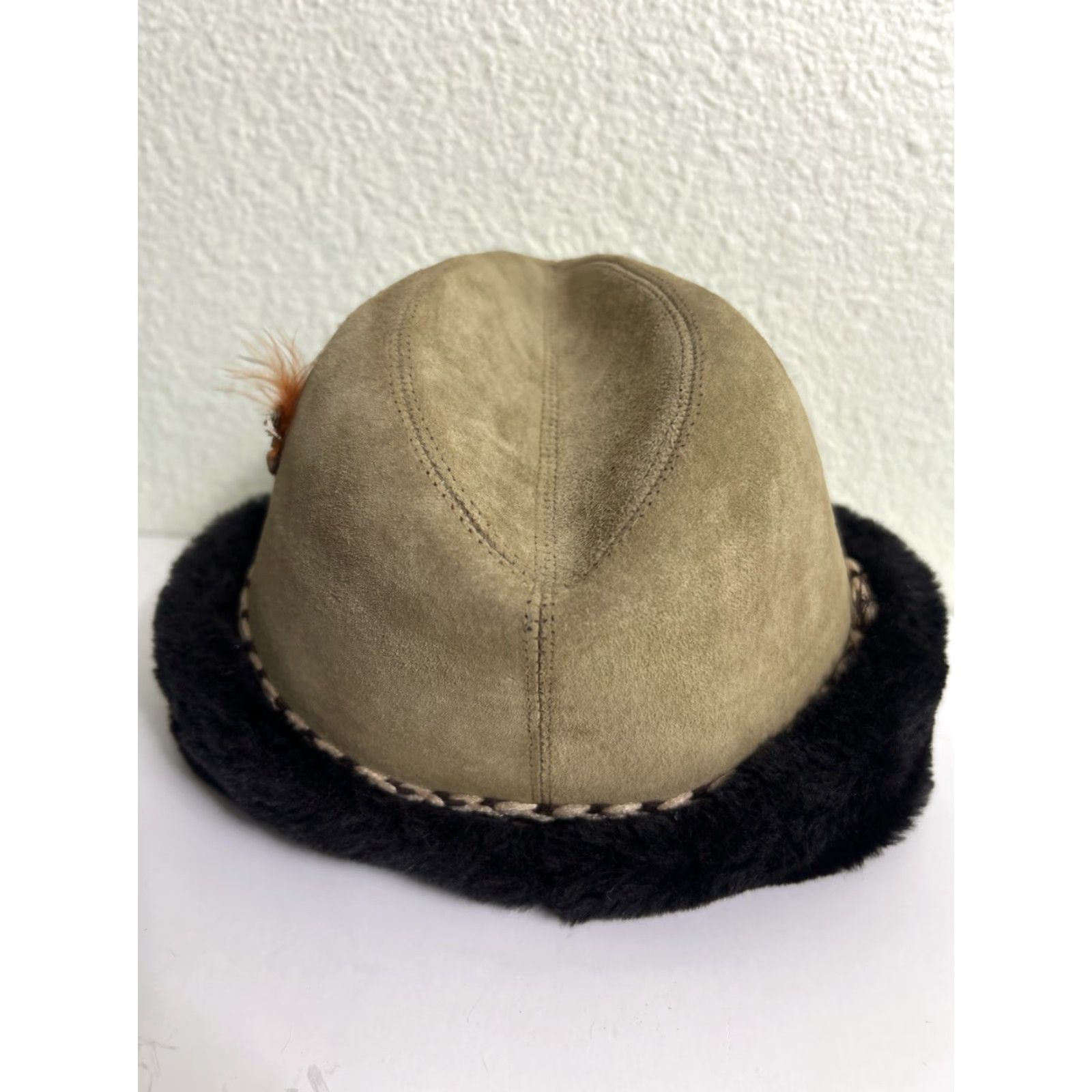 Vintage VINTAGE Dorfman Pacific Tan Suede Leather Trilby Fedora Small Faux Fur Ear Flap Men Fedora S Brown Ear Flap Size ONE SIZE - 7 Thumbnail