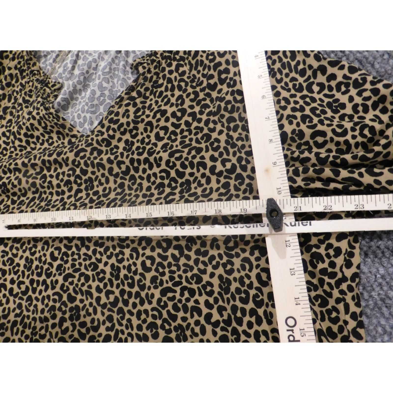 Old Navy Old Navy Blouse Women L Multicolor Animal Print Round Neck Long Sleeve Pullover Casual Rayon Classic Stretch Top Size L / US 10 / IT 46 - 5 Thumbnail