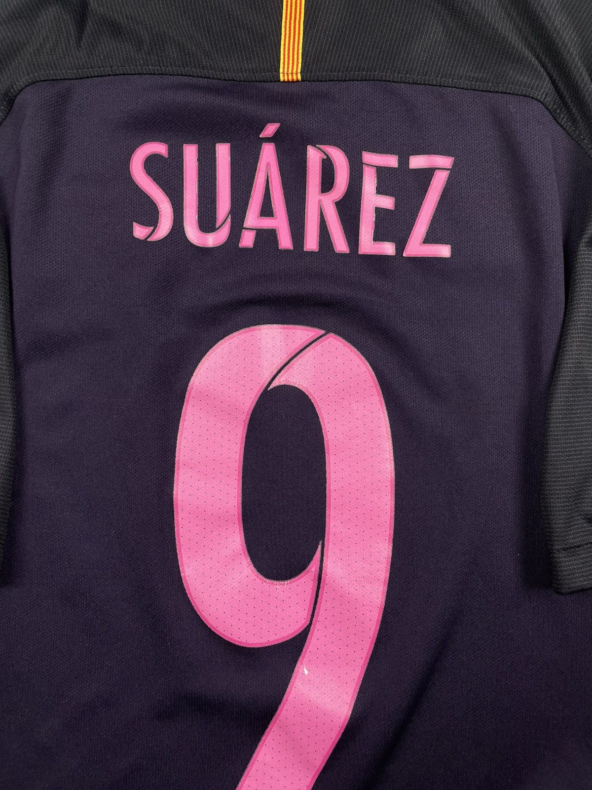 Nike Nike S FC Barcelona 16/17 Away #9 Suarez Jersey Drip OG eg Size US S / EU 44-46 / 1 - 11 Thumbnail