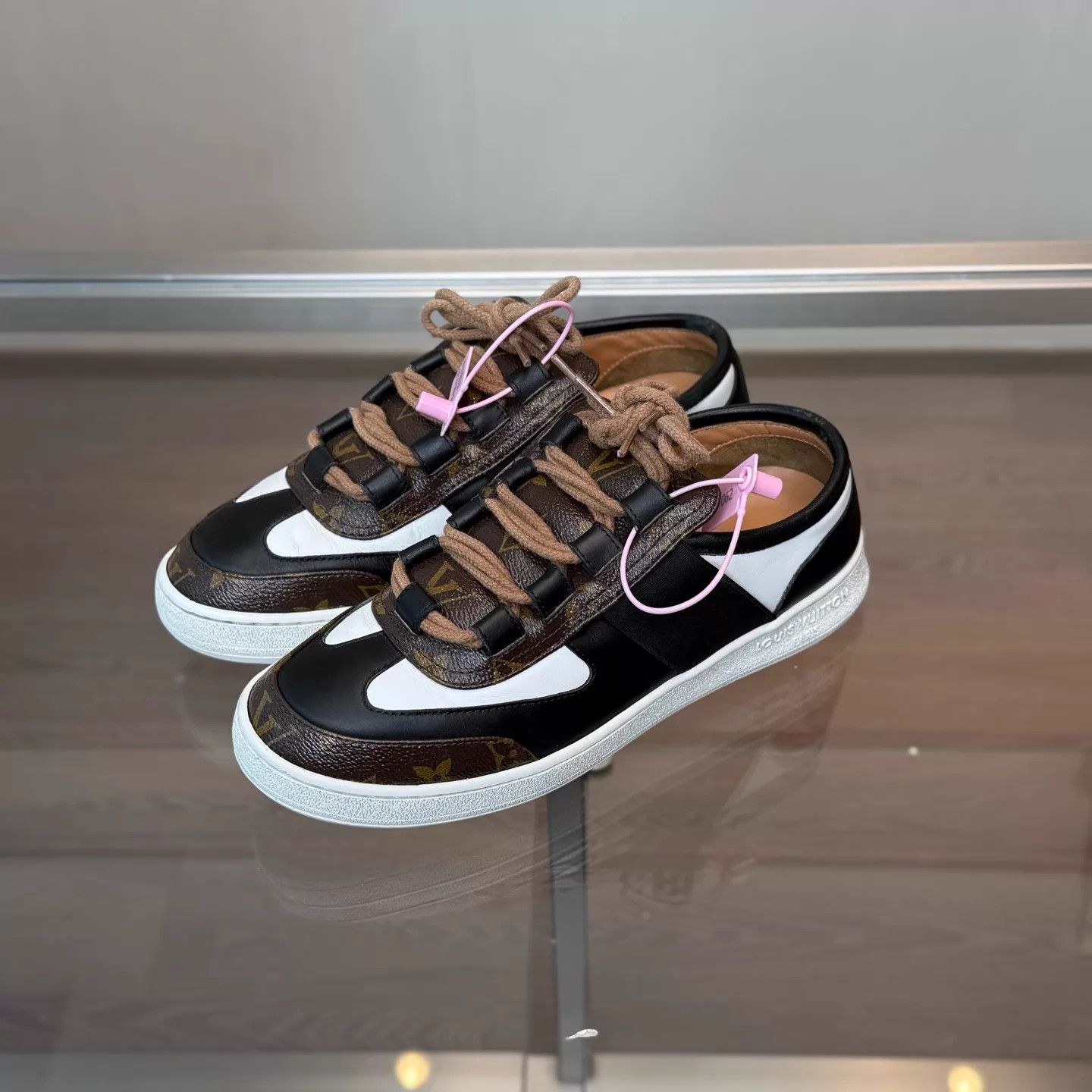 Louis Vuitton LV Monogram Color Blocked Sneaker 39 98 Size US 8.5 / IT 38.5 - 1 Thumbnail