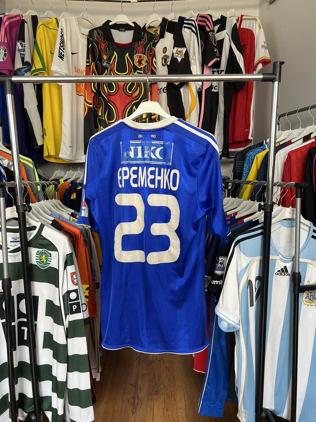 Adidas Jersey Adidas Dynamo Kyiv 2011/12 Roman Eremenko #23 Size US M / EU 48-50 / 2 - 1 Thumbnail