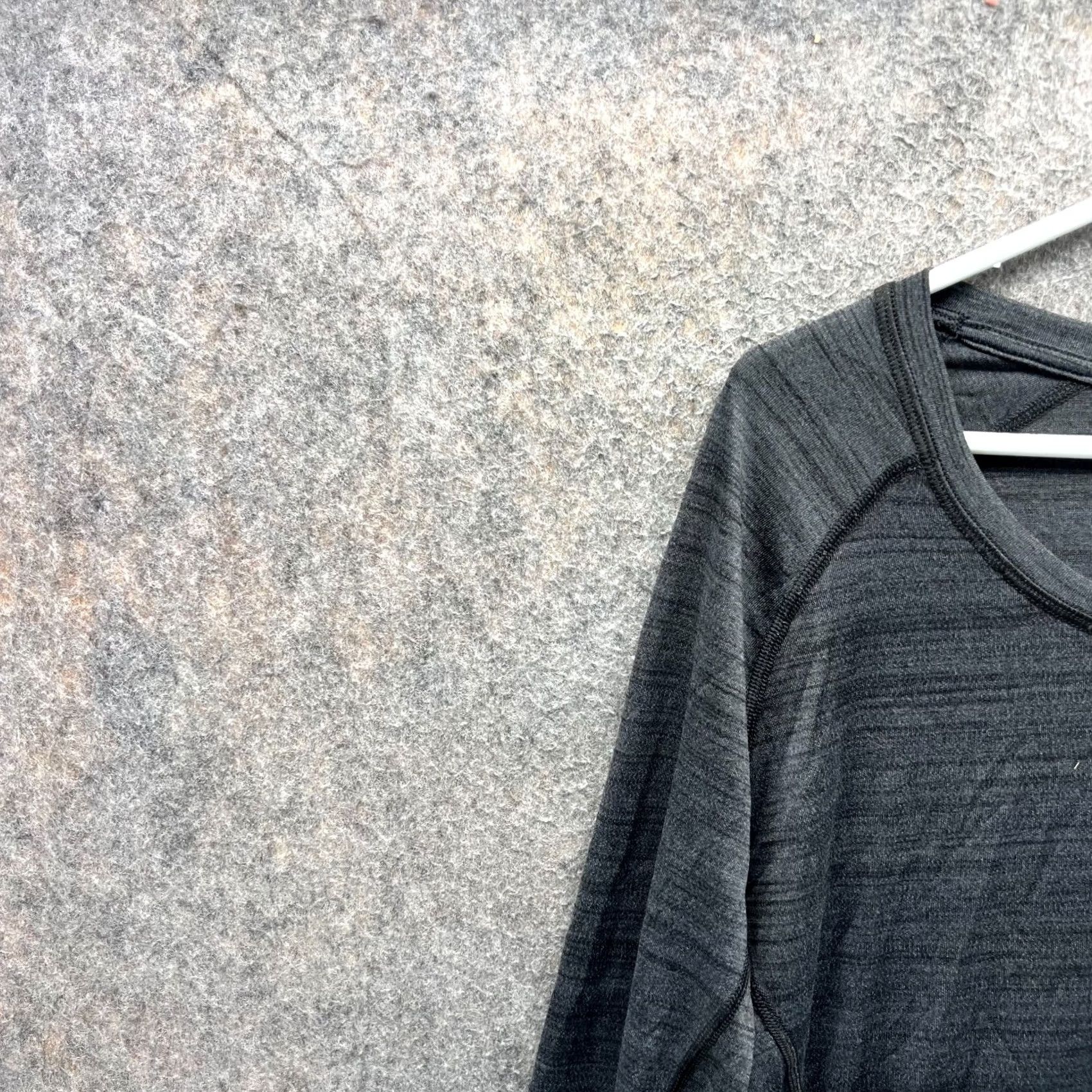 Vintage VINTAGE? No. Levelwear Verve Shirt Womens 2XL Gray Long Sleeve Polyester Lightweight Athletic Shirt Size XXL / US 16-18 / IT 52-54 - 6 Thumbnail