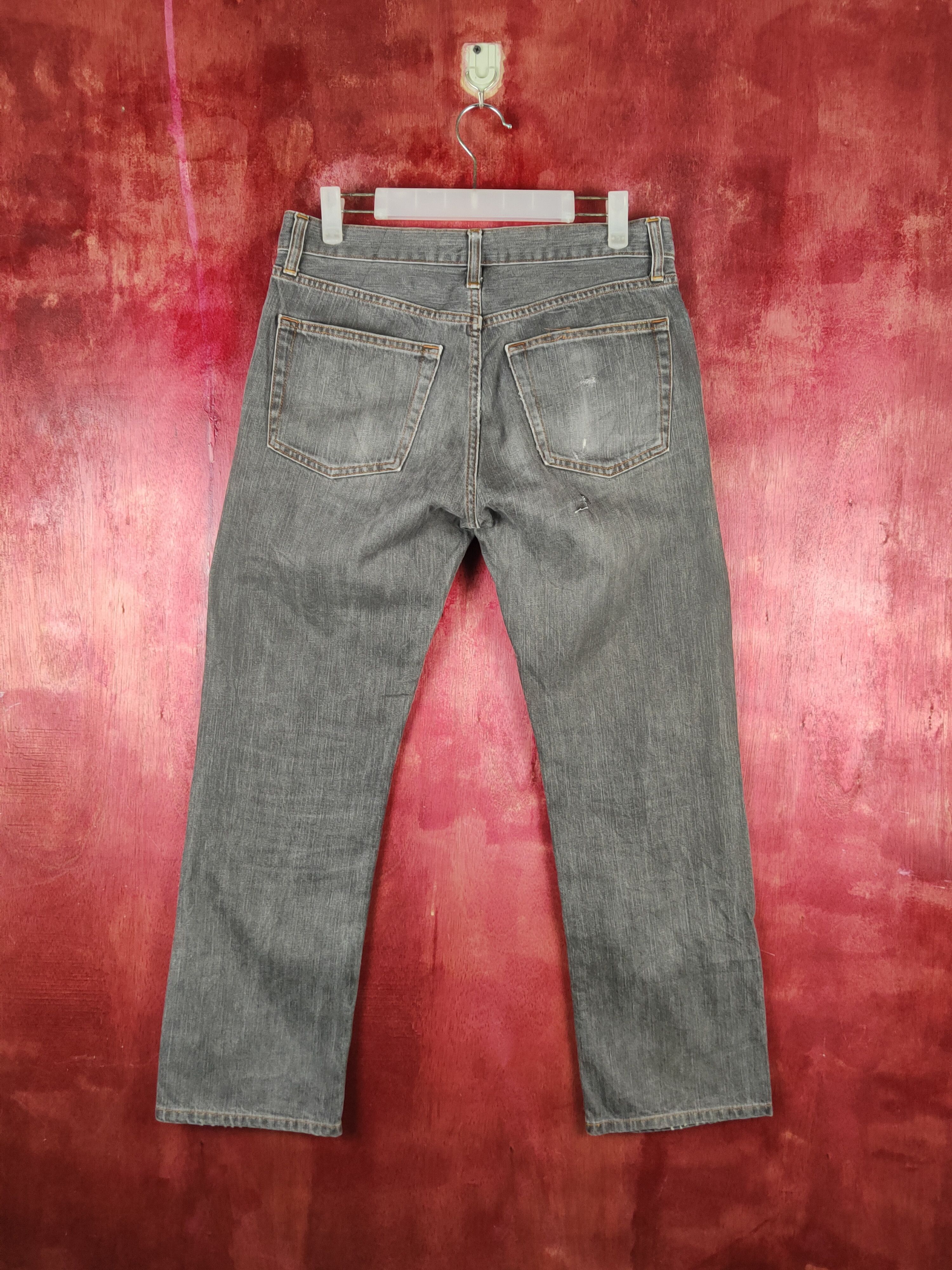 Japanese Brand Uniqlo Dark Gray Faded Distressed Ripped Jeans #S2317 Size US 31 - 7 Thumbnail