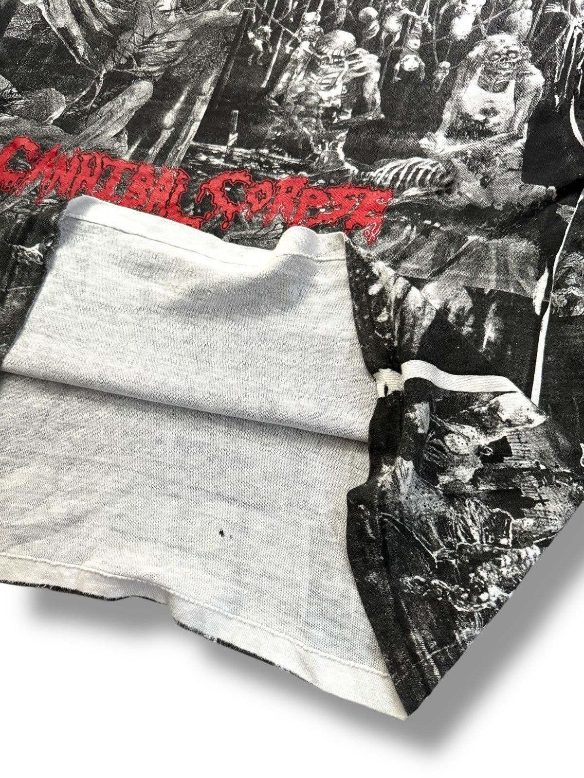 Band Tees *RARE* VINTAGE 1990s 90s CANNIBAL CORPSE AOP T-SHIRT XL Size US XL / EU 56 / 4 - 9 Thumbnail