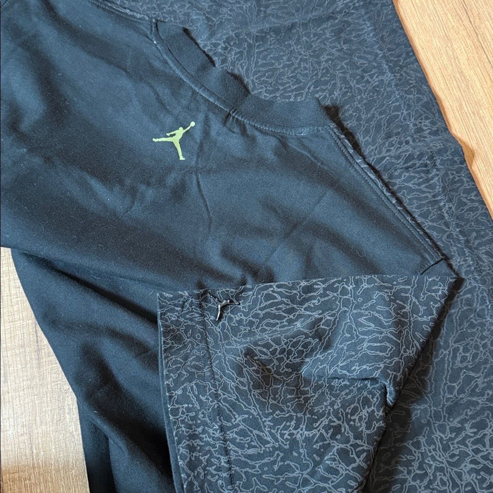 Jordan Brand 2007 Air Jordan Elephant Print Zipper Pocket Short Sleeve Size US XL / EU 56 / 4 - 6 Thumbnail