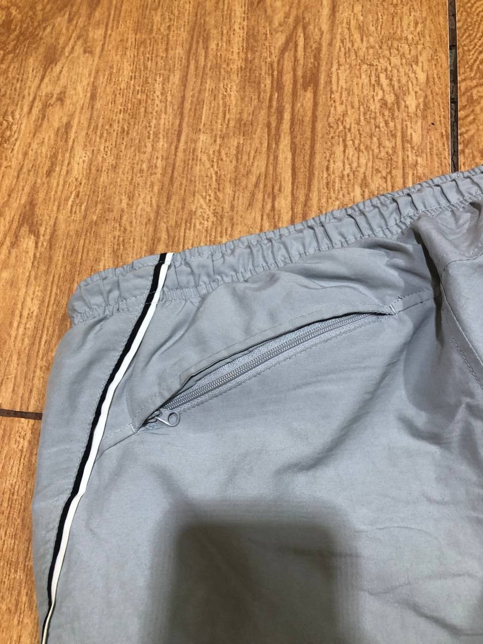 Nike Nike nylon Basic swoosh baggy fit 00s 90s y2k sweatpants Size US 30 / EU 46 - 16 Thumbnail