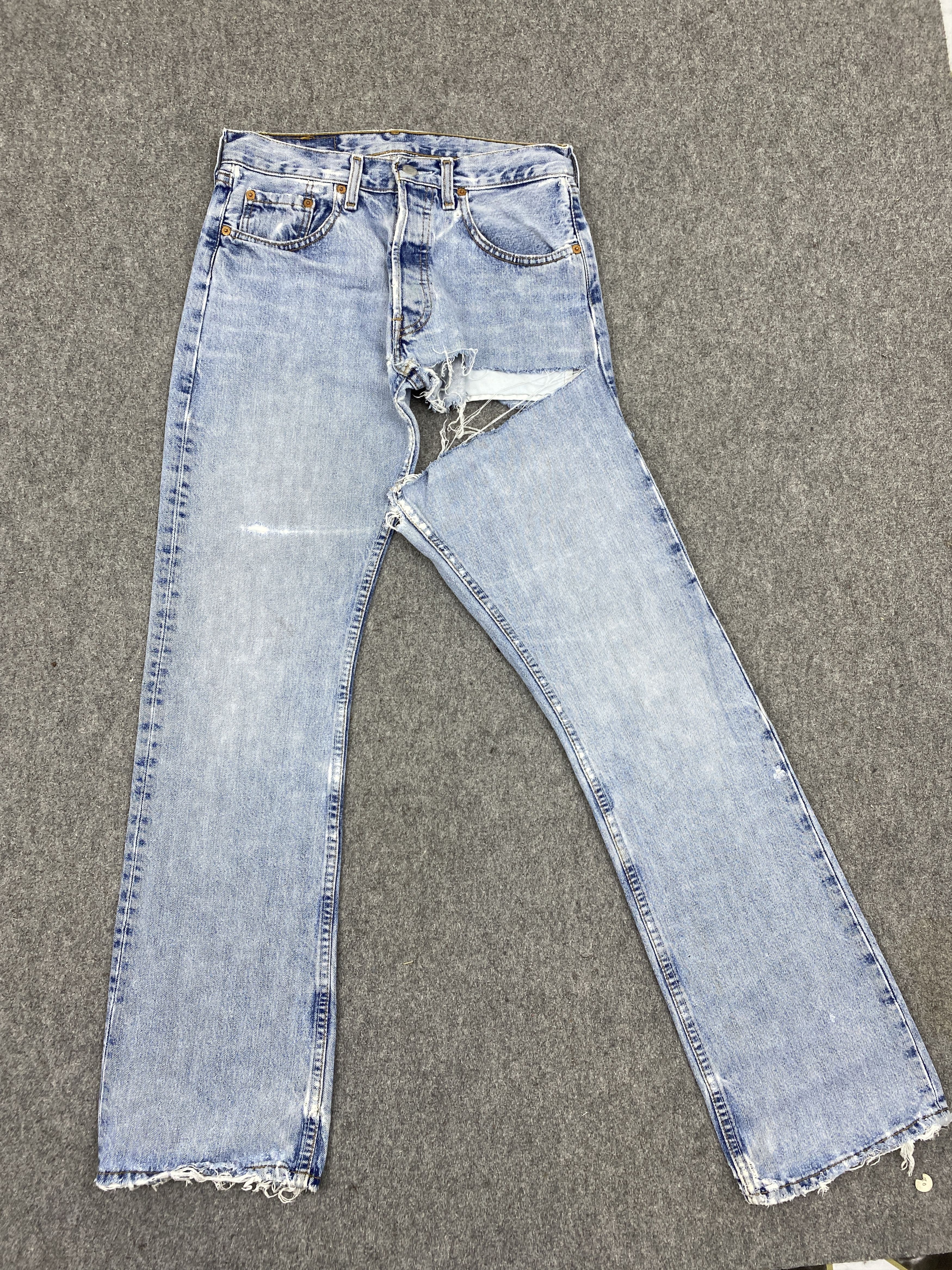 Levi's Vintage Levis 501 Distressed Jeans DP2740 Size US 29 - 1 Thumbnail