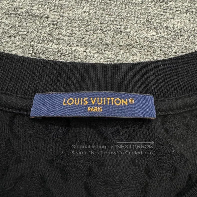 Louis Vuitton Louis Vuitton size 5l Dark embossed print short sleeves Size US M / EU 48-50 / 2 - 2 Thumbnail
