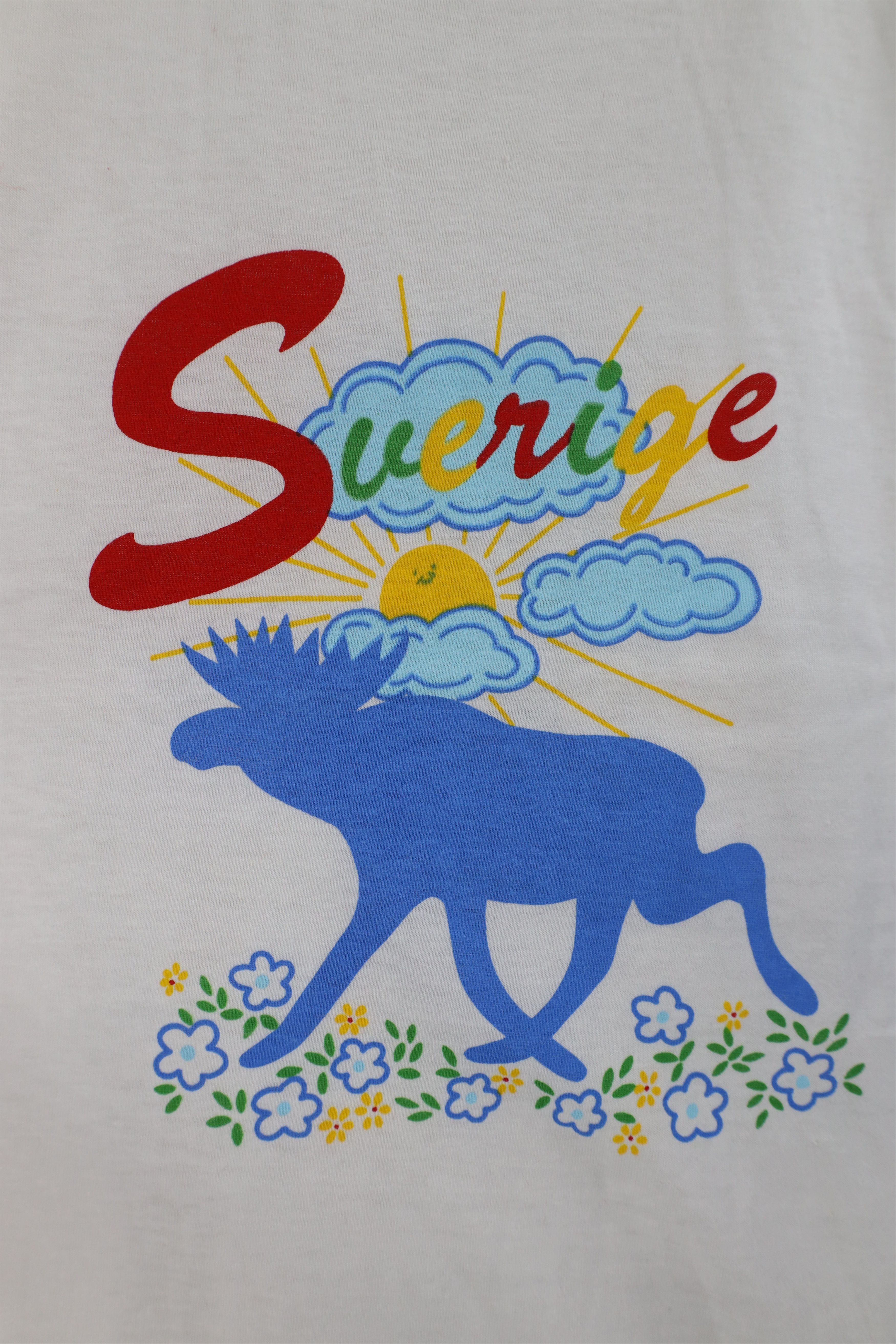 Vintage Vintage 90s Streetwear Spell Sverige Sweden Flower T-Shirt Size M / US 6-8 / IT 42-44 - 4 Thumbnail