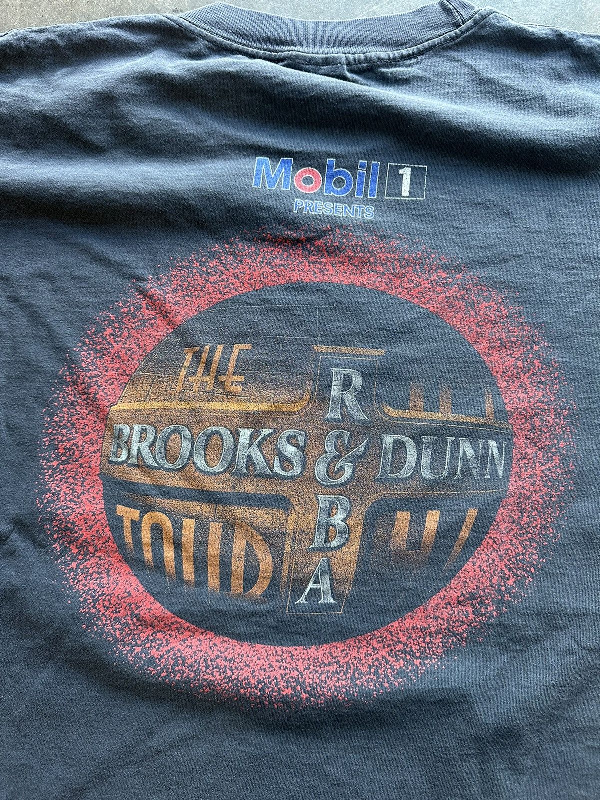 Vintage Brooks & Dunn Reba Mcentire Tour Tee Size US XL / EU 56 / 4 - 4 Thumbnail