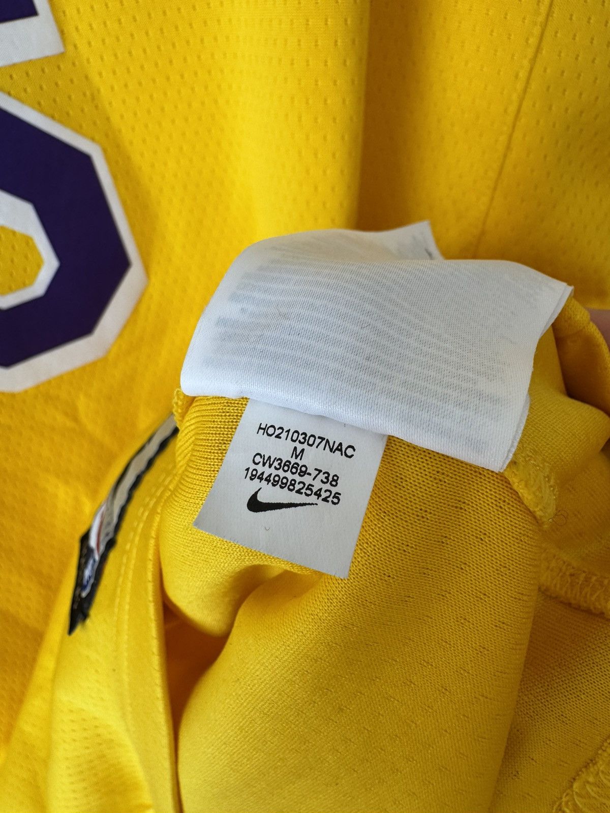 Nike James #6 Los Angeles Lakers Basketball Jersey NBA Shirt Kit Size US M / EU 48-50 / 2 - 15 Thumbnail