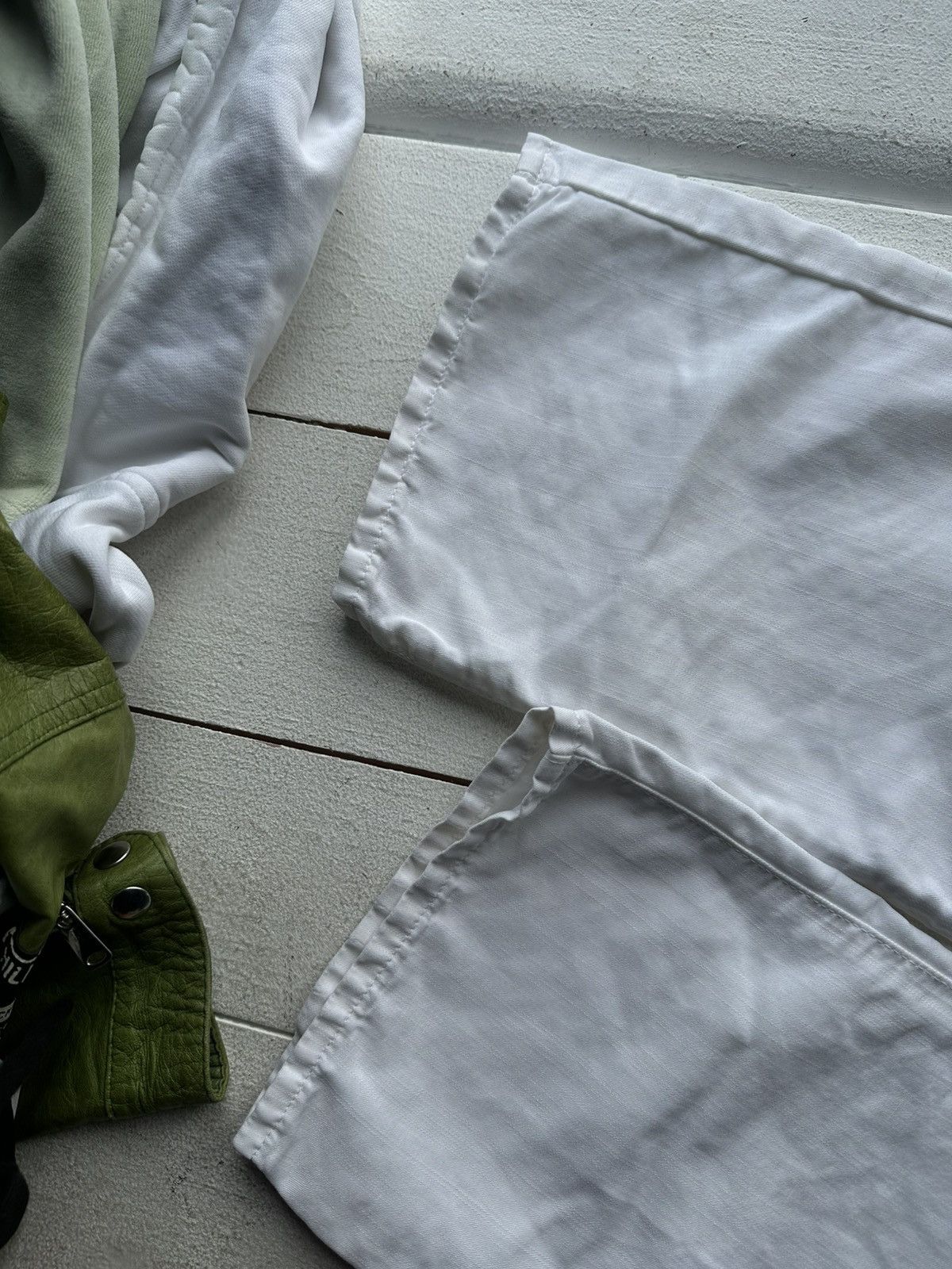 Giorgio Armani VNTG 🚨 BAGGY ARMANI JEANS LUXURY WHITE WITH LOGO PANTS Size US 31 - 5 Thumbnail