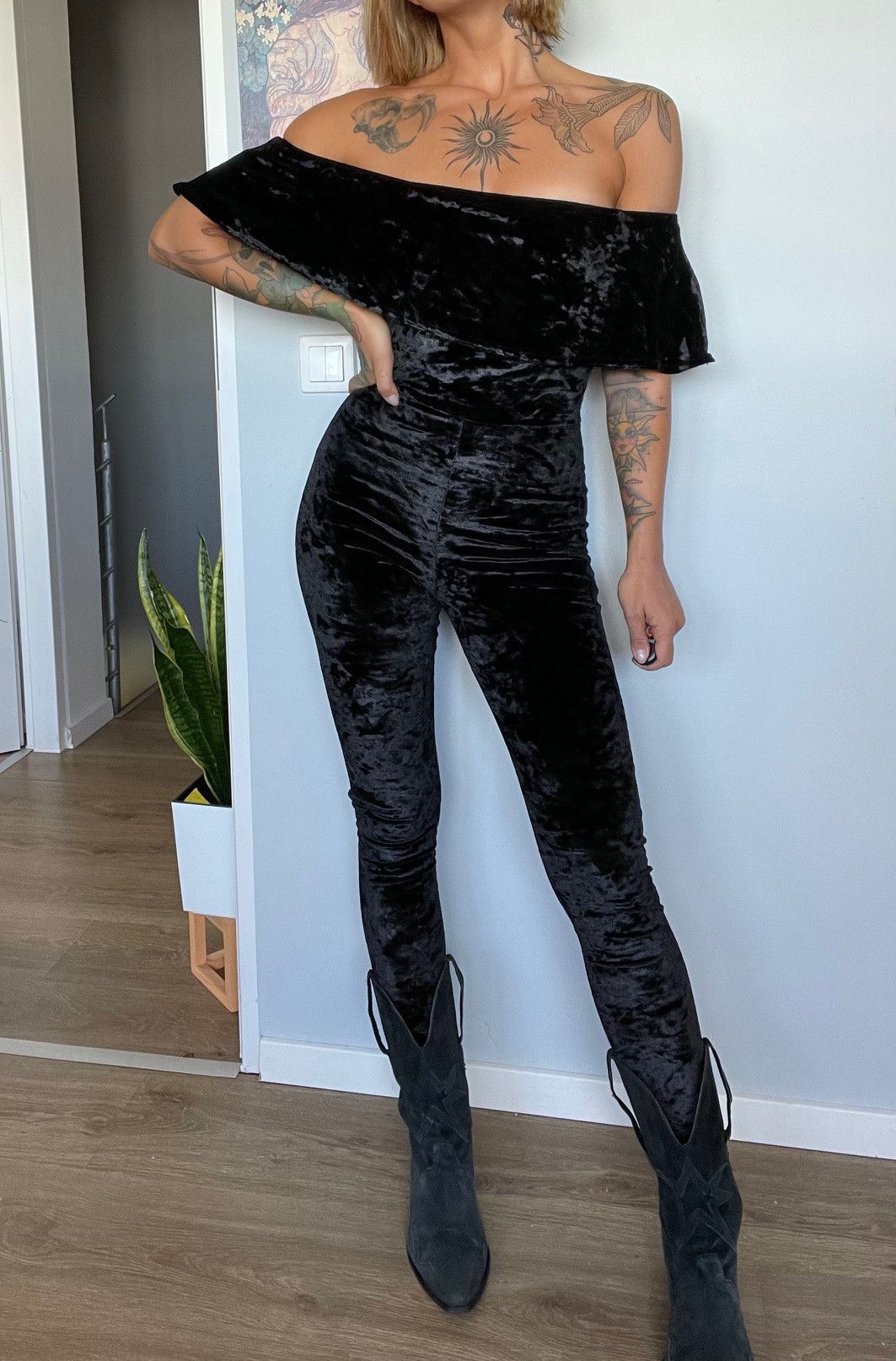 Other Black Velvet Jumpsuit Catwoman Halloween Frill Size 28" / US 6 / IT 42 - 2 Thumbnail