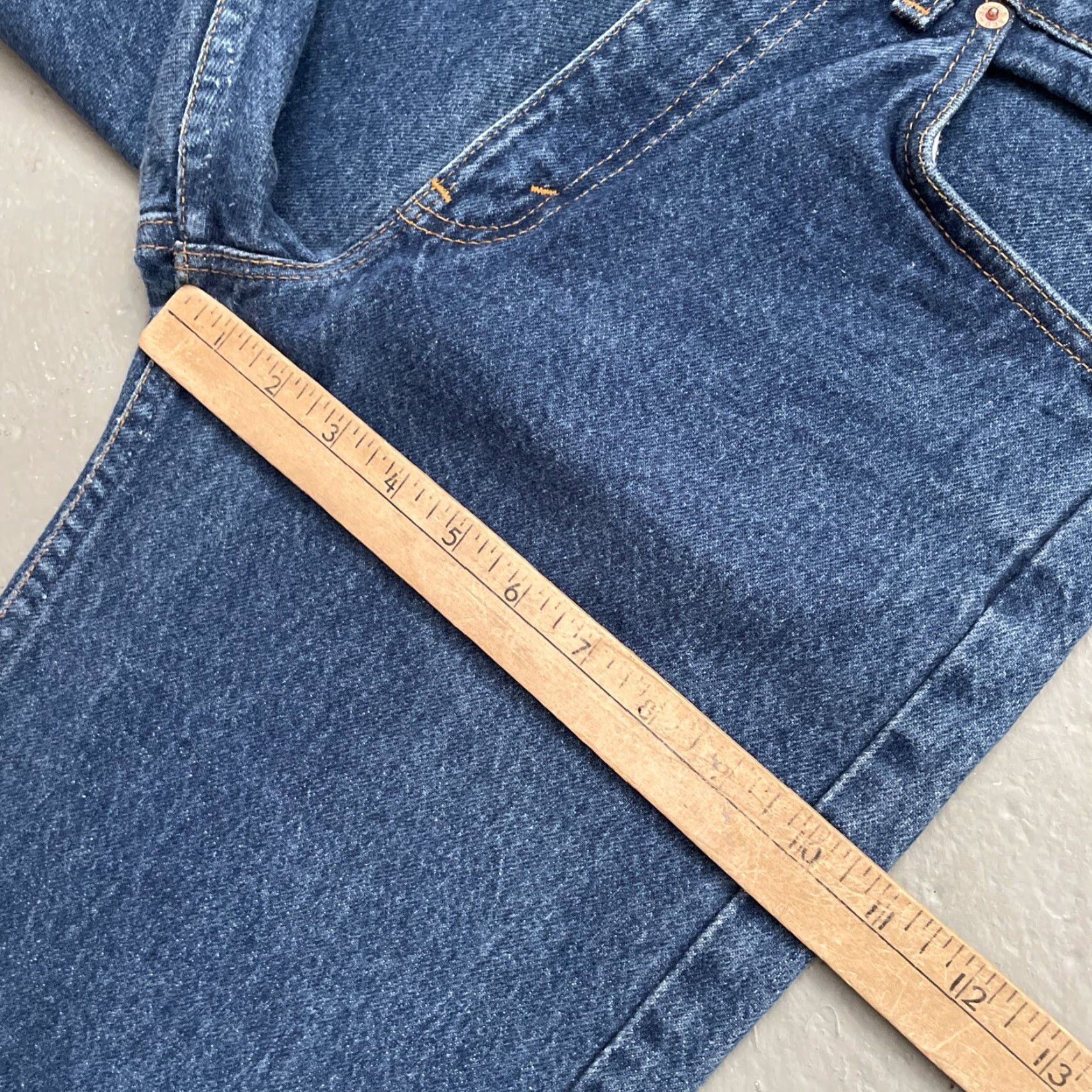 Vintage VINTAGE Levi's 505 Jeans Straight Medium Wash Blue USA 80s 90s 30x30 Mens Size US 30 / EU 46 - 4 Thumbnail