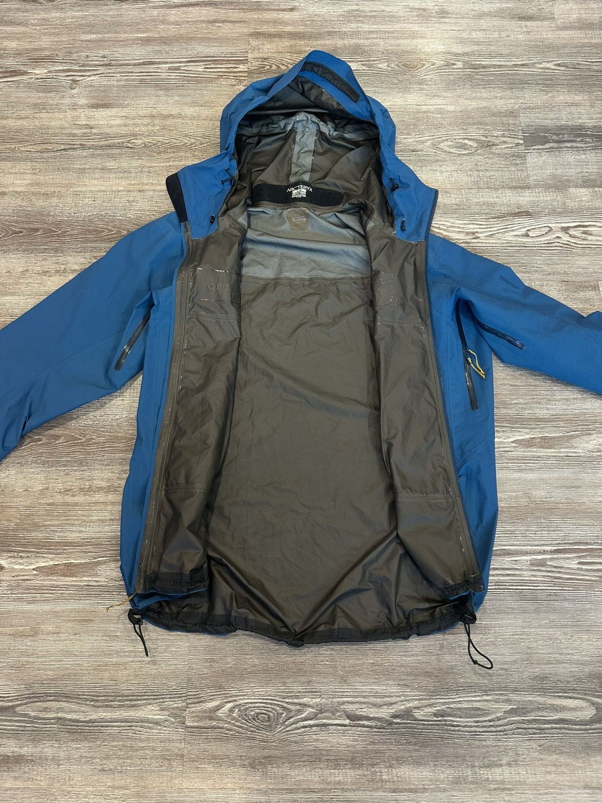 Arc'teryx Vintage Mens Arcteryx Alpha Gore-tex Jacket size L Size US L / EU 52-54 / 3 - 4 Thumbnail