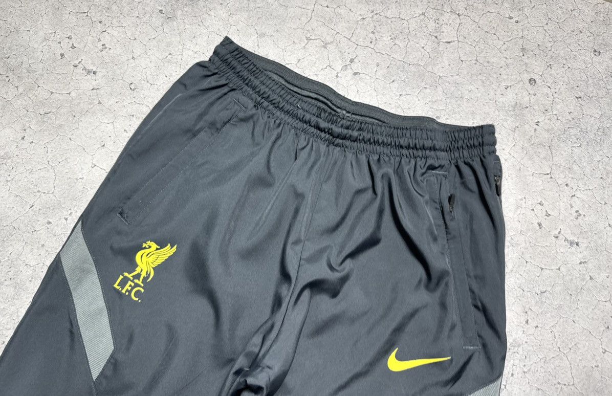 Nike Nike FC Liverpool Nylon Football Track Suit Jacket And Pants Size US M / EU 48-50 / 2 - 12 Thumbnail