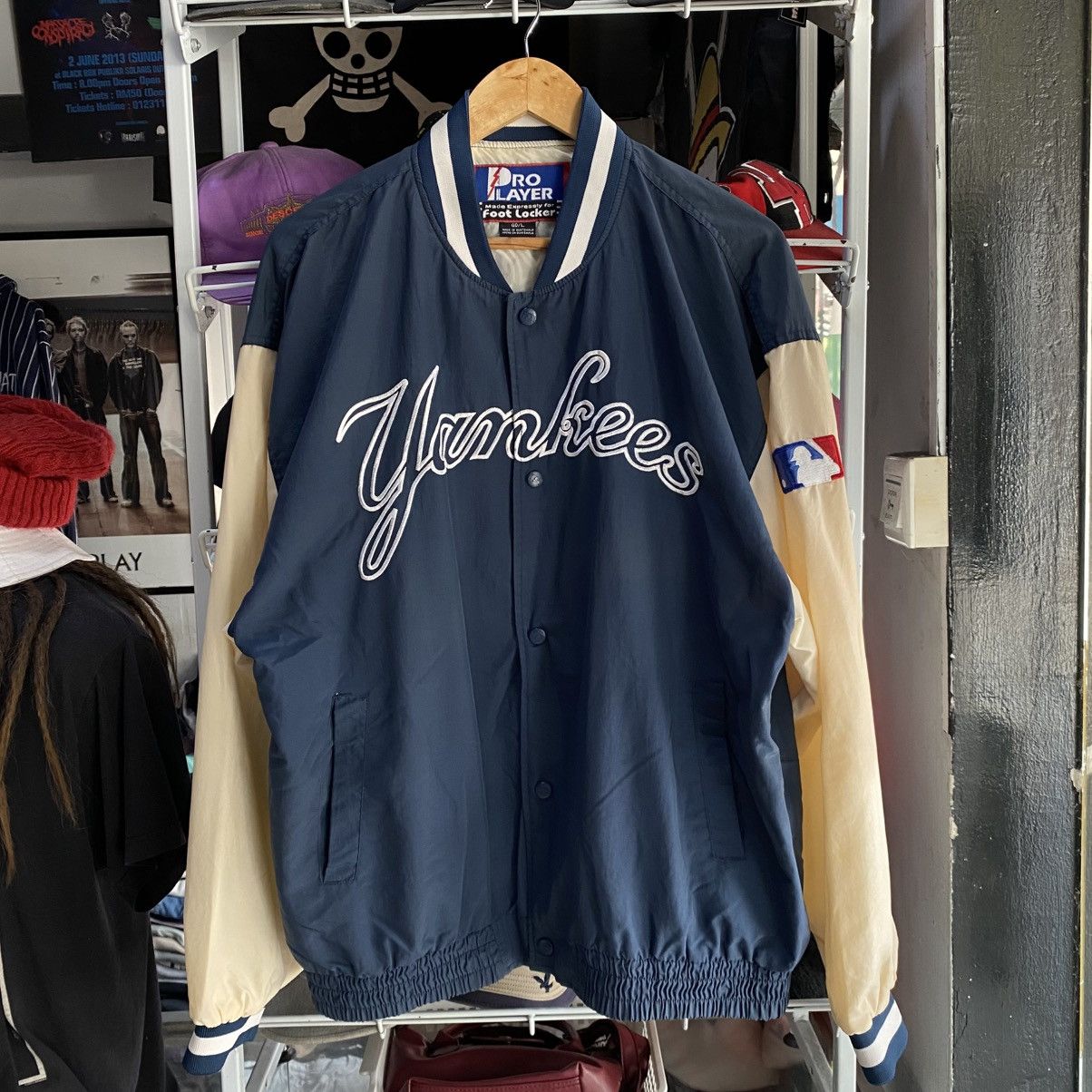 New York Yankees Vintage New York Yankees By Pro Player Foot Locker Varsity Size US L / EU 52-54 / 3 - 1 Thumbnail