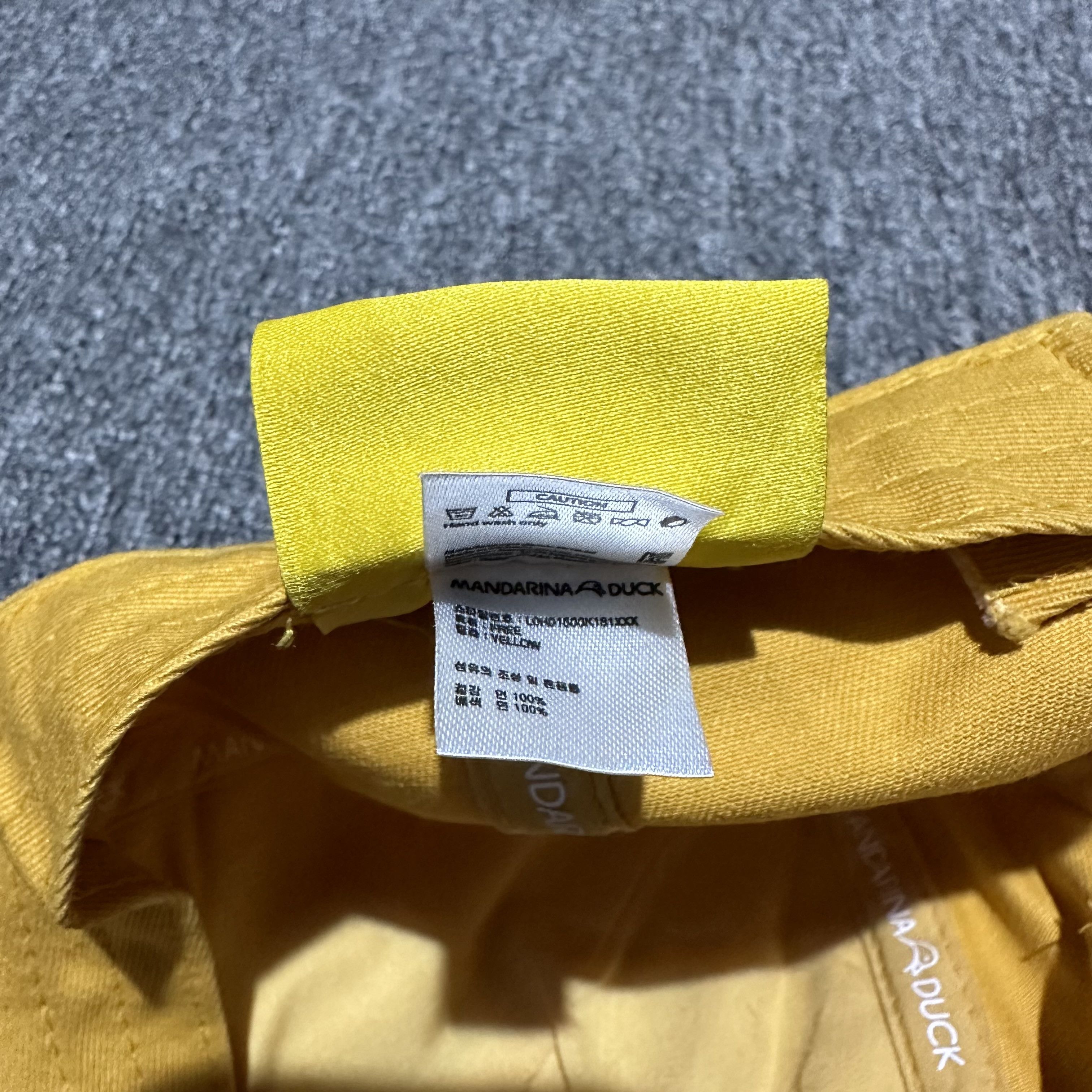 Mandarina Duck Mandarina Duck hats Size ONE SIZE - 8 Thumbnail