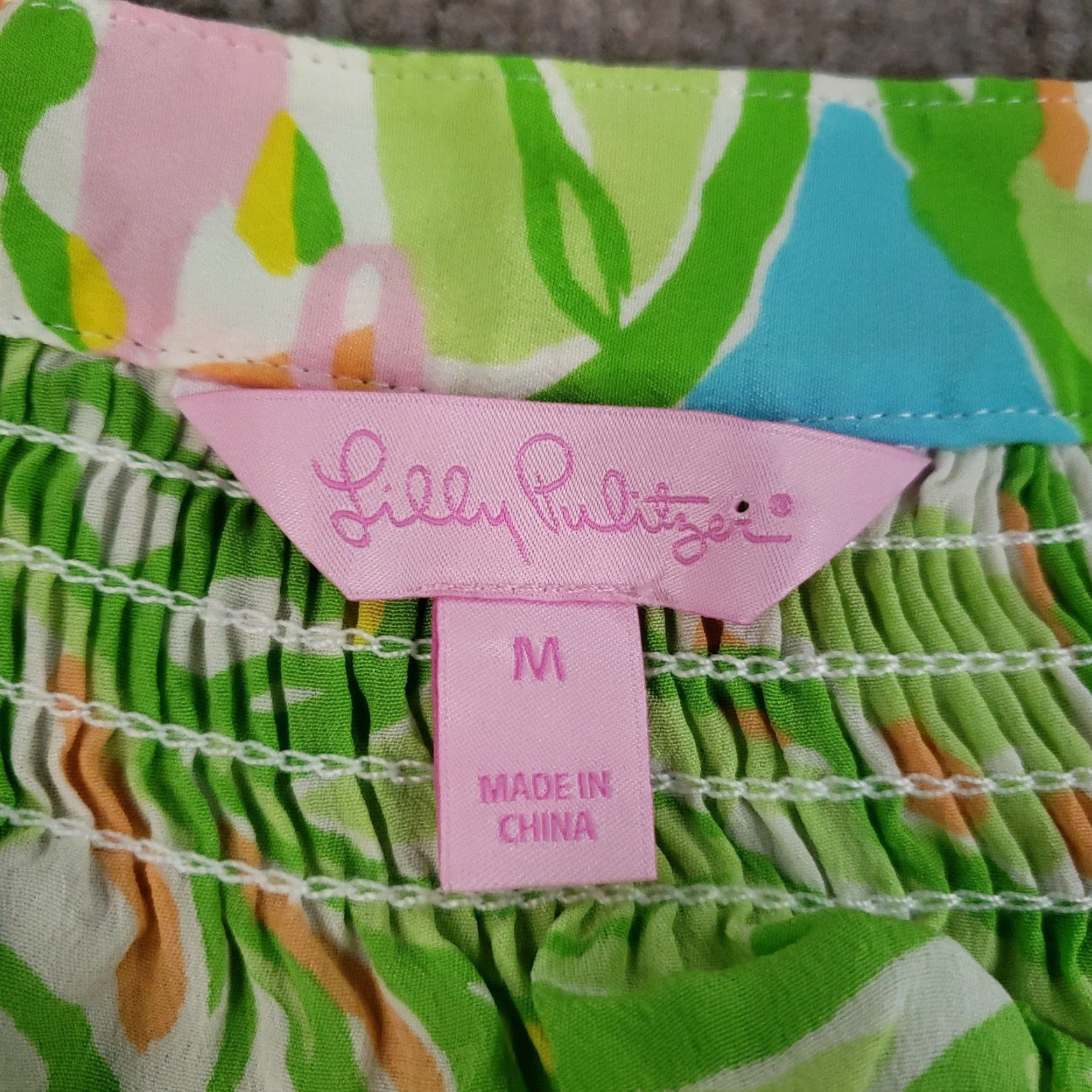 Lilly Pulitzer VINTAGE Lilly Pulitzer Women's Blouse Tunic Medium Green Silk Long Sleeve Floral Resort Beach Top Size M / US 6-8 / IT 42-44 - 5 Thumbnail