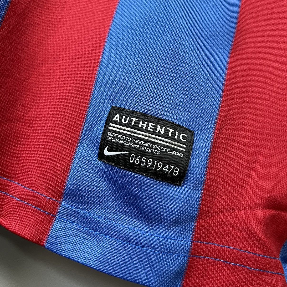 Nike Nike Jersey y2k Soccer Shirt Size US M / EU 48-50 / 2 - 11 Thumbnail