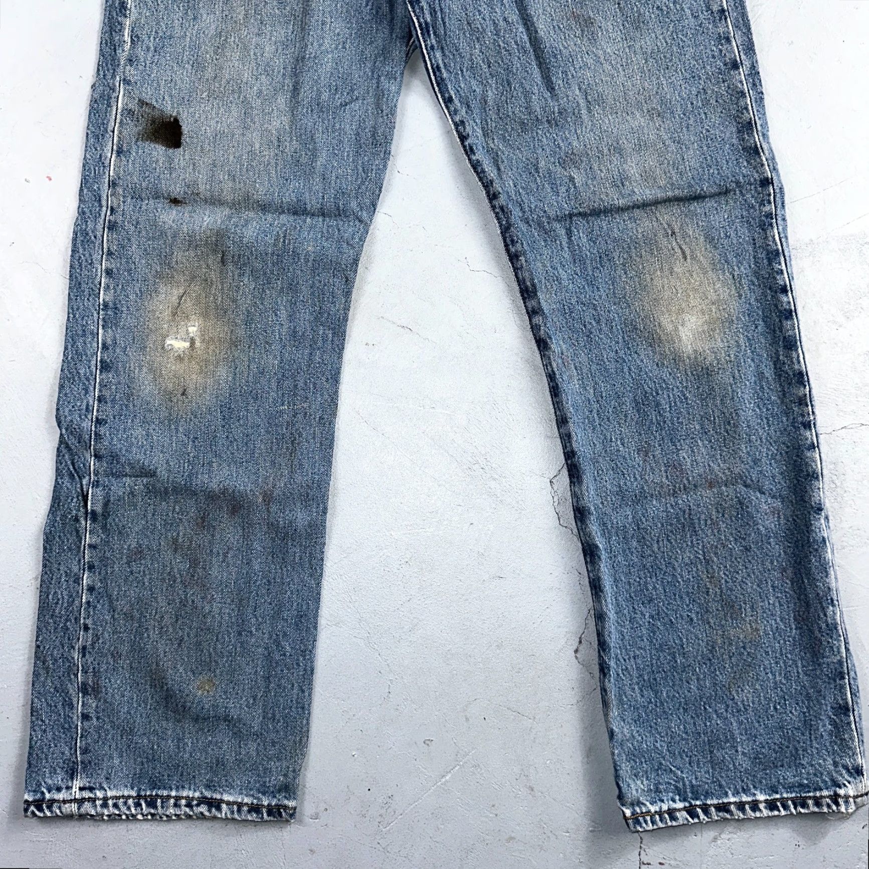 Levi's VINTAGE Levi's 501 Jeans Straight Blue Light Wash 35x32 Regular Men 90s USA 5-Pocket Denim Button Closure Size US 35 - 3 Thumbnail