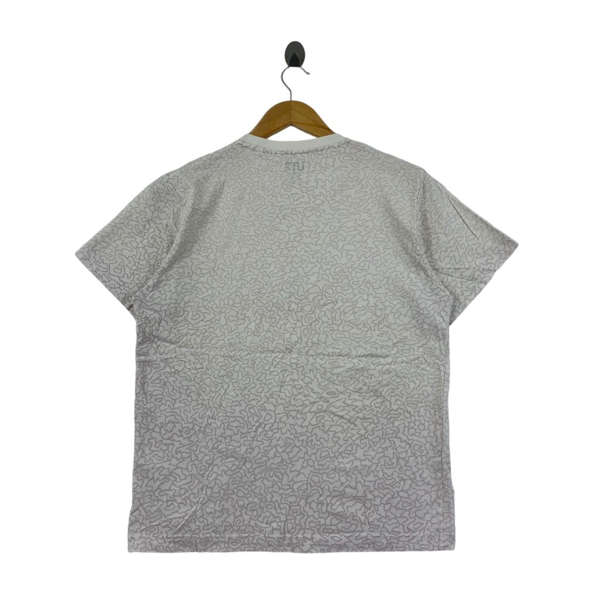 Uniqlo UNIQLO x GEORGE SOWDEN Collection Over Print Tee Shirt Size M / US 6-8 / IT 42-44 - 3 Thumbnail