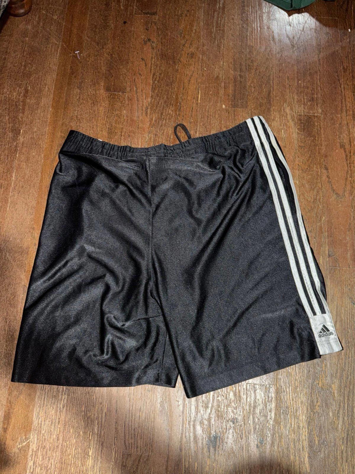 Adidas Vintage Rare Adidas Basic 3 Stripe Hoop Shorts Dazzle Sz L Size US 34 / EU 50 - 7 Thumbnail