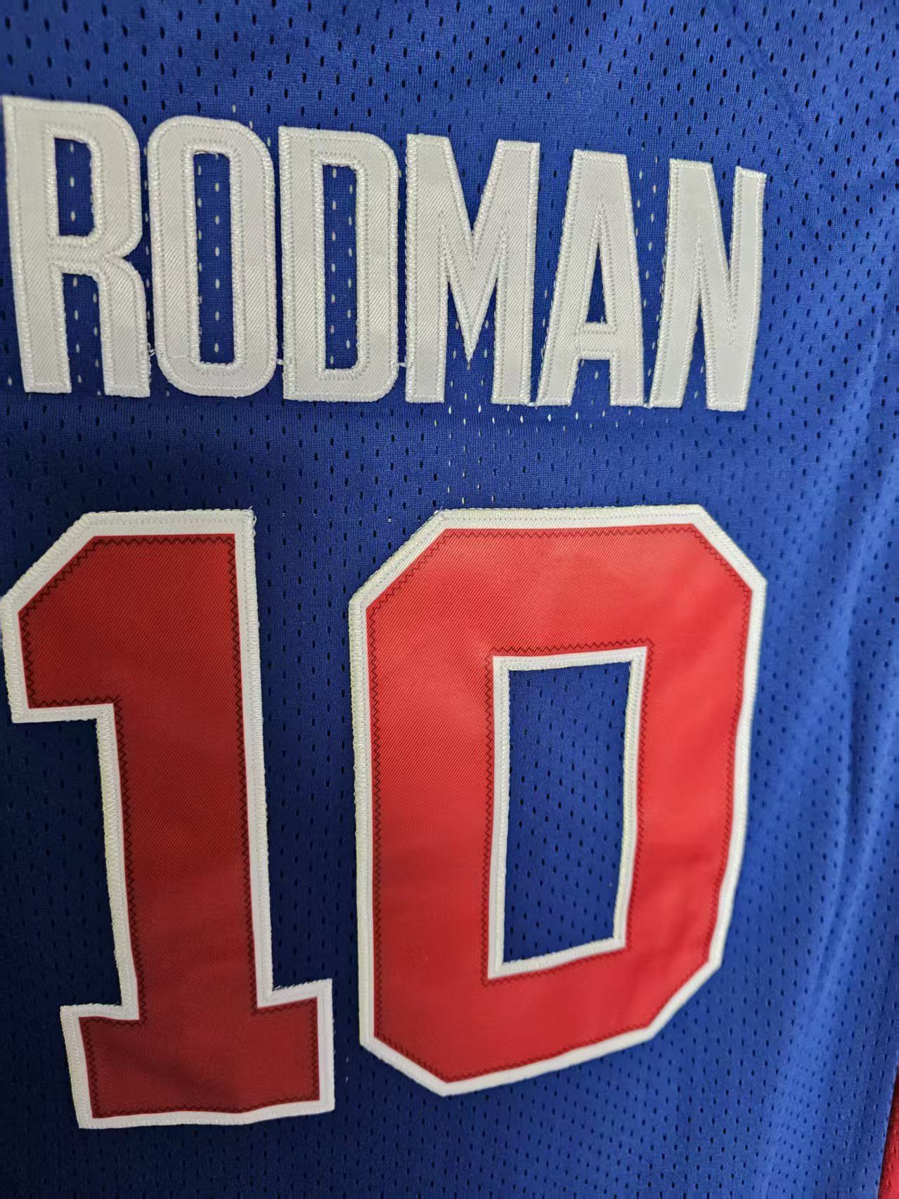NBA Detroit Pistons #10 Dennis Rodman Jersey Size US XL / EU 56 / 4 - 4 Thumbnail