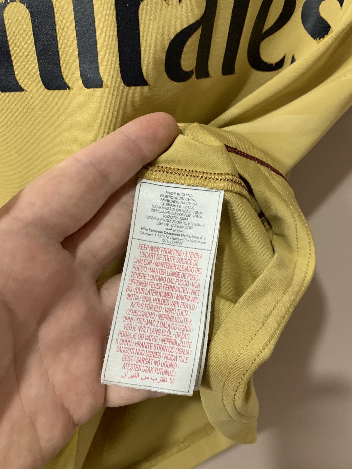 Nike Arsenal London Football Shirt Nike Soccer Jersey Gold Jersey Size US M / EU 48-50 / 2 - 12 Thumbnail